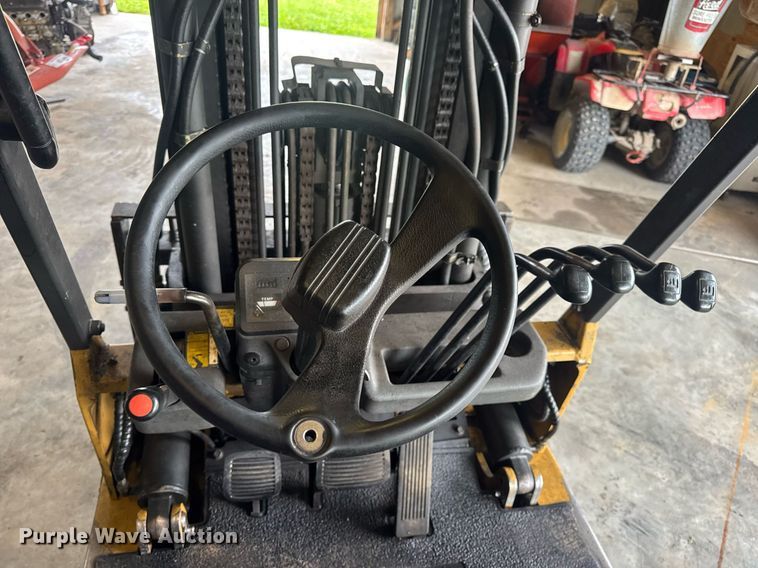 image for item DV4211 1996 Caterpillar GC30 forklift