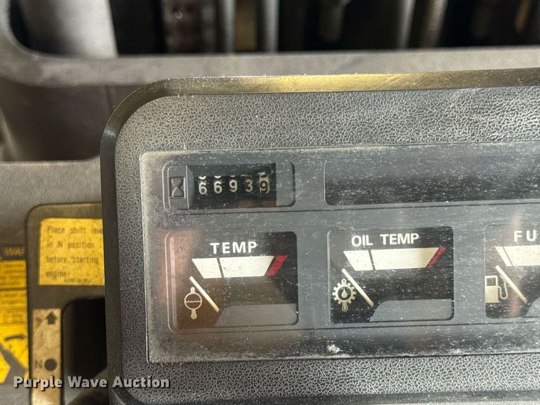 image for item DV4211 1996 Caterpillar GC30 forklift