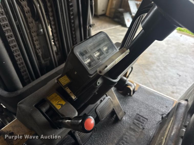 image for item DV4211 1996 Caterpillar GC30 forklift