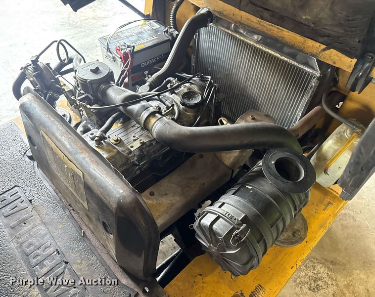 image for item DV4211 1996 Caterpillar GC30 forklift