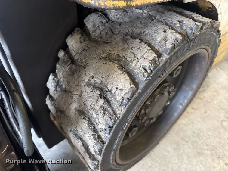 image for item DV4211 1996 Caterpillar GC30 forklift