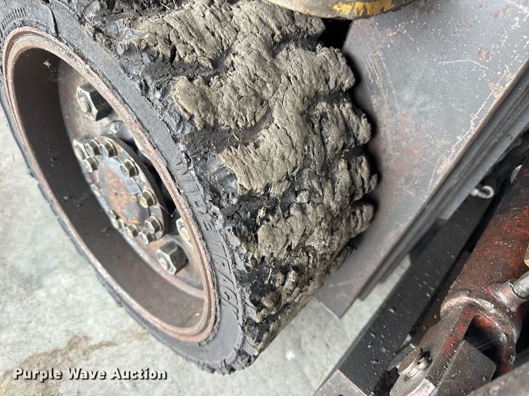 image for item DV4211 1996 Caterpillar GC30 forklift