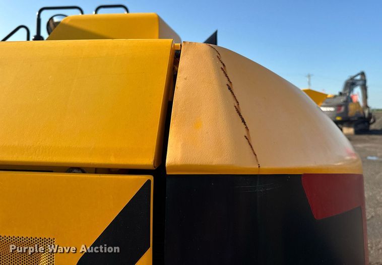 image for item DV4212 2023 JCB 220XLC excavator