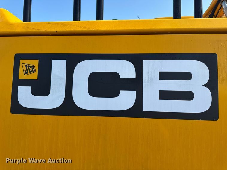 image for item DV4212 2023 JCB 220XLC excavator