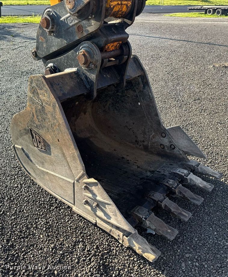 image for item DV4212 2023 JCB 220XLC excavator