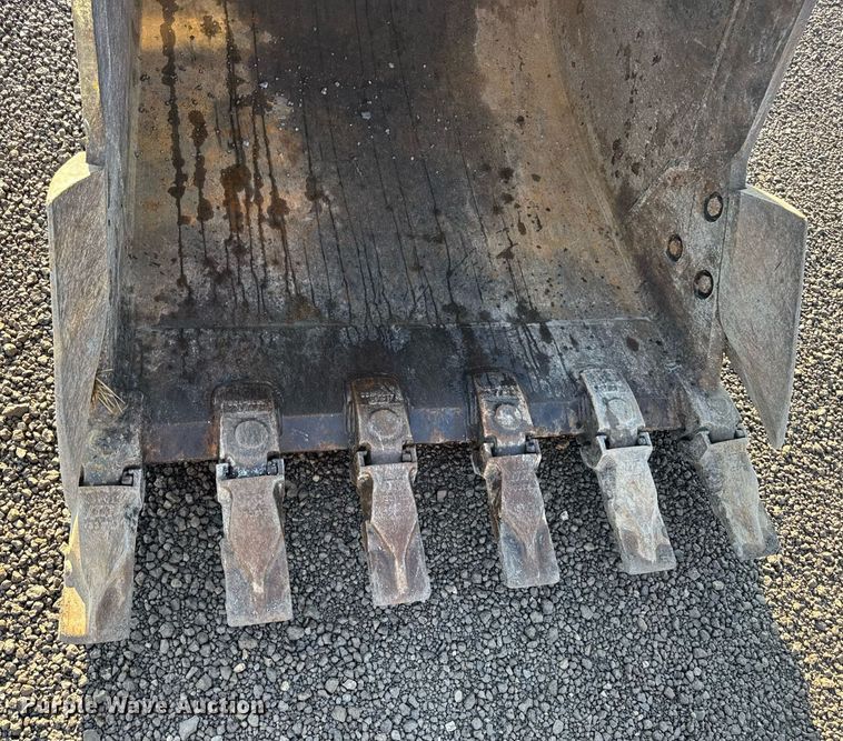 image for item DV4212 2023 JCB 220XLC excavator