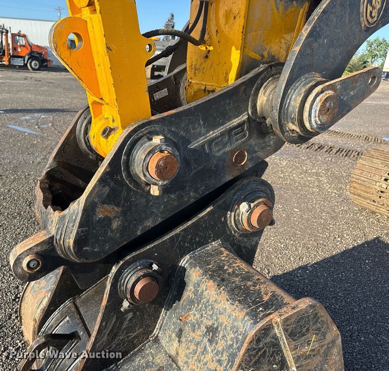 image for item DV4212 2023 JCB 220XLC excavator