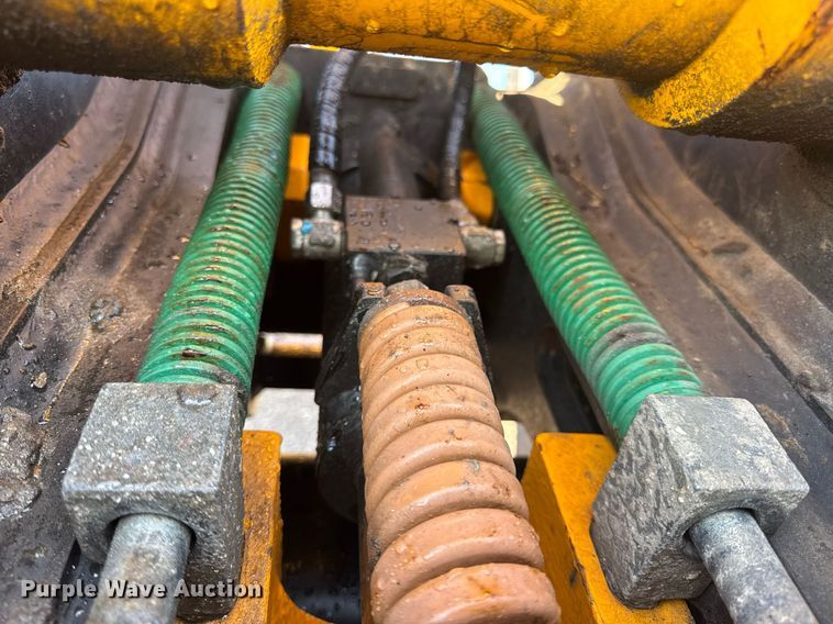 image for item DV4212 2023 JCB 220XLC excavator