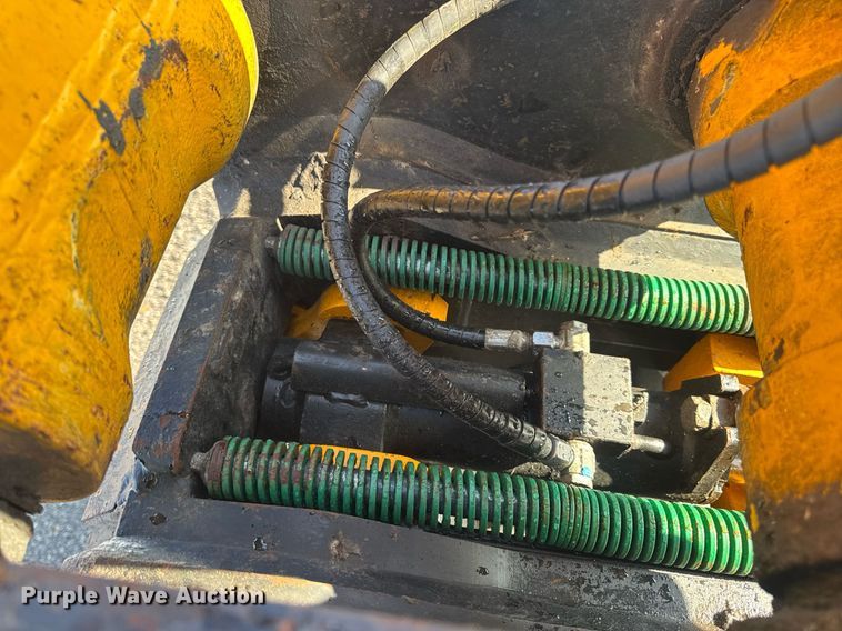 image for item DV4212 2023 JCB 220XLC excavator