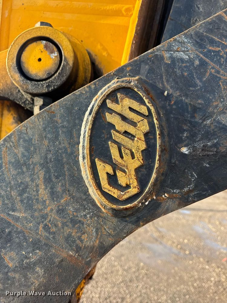 image for item DV4212 2023 JCB 220XLC excavator