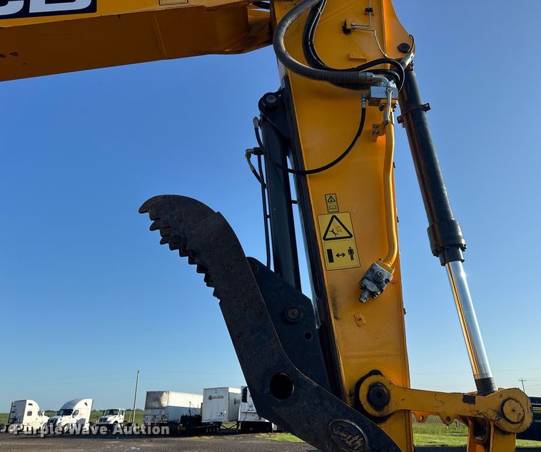 image for item DV4212 2023 JCB 220XLC excavator