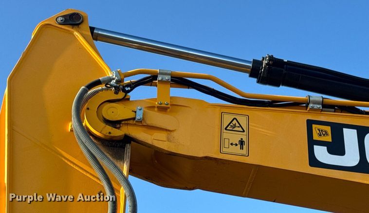 image for item DV4212 2023 JCB 220XLC excavator
