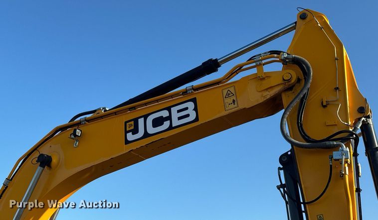 image for item DV4212 2023 JCB 220XLC excavator