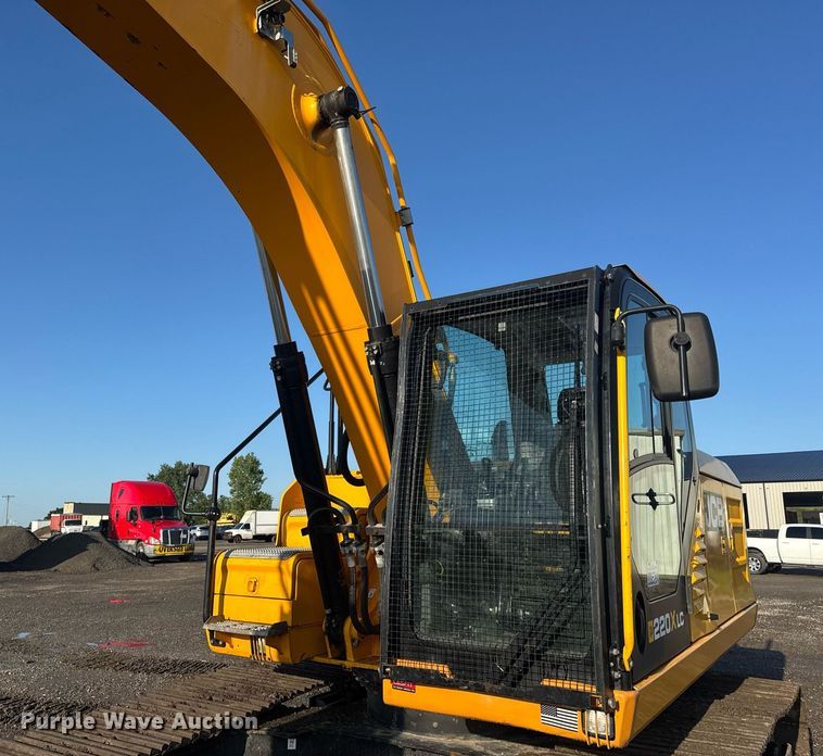 image for item DV4212 2023 JCB 220XLC excavator