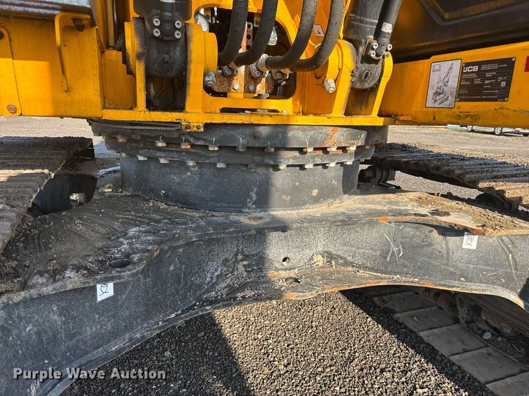 image for item DV4212 2023 JCB 220XLC excavator