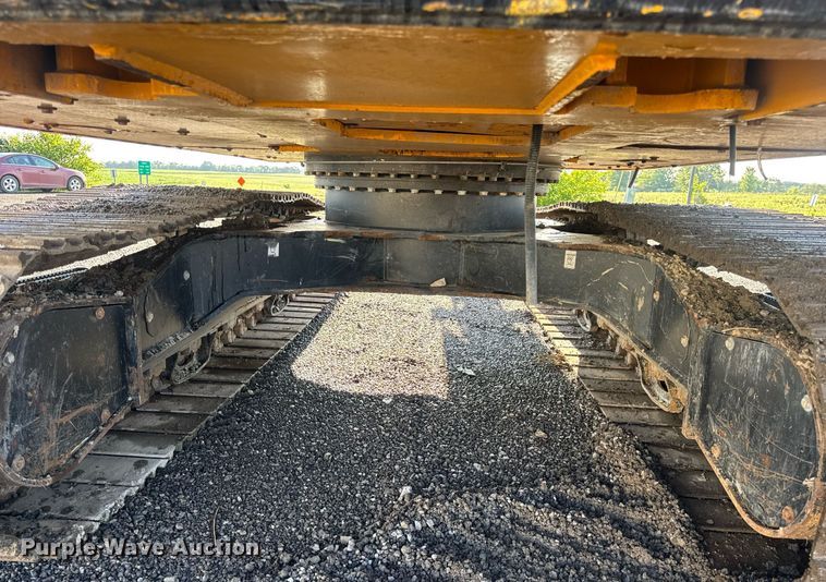 image for item DV4212 2023 JCB 220XLC excavator