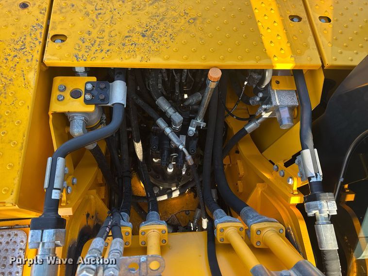image for item DV4212 2023 JCB 220XLC excavator