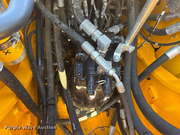 image for item DV4212 2023 JCB 220XLC excavator