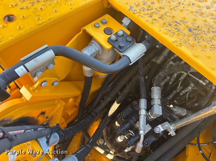 image for item DV4212 2023 JCB 220XLC excavator