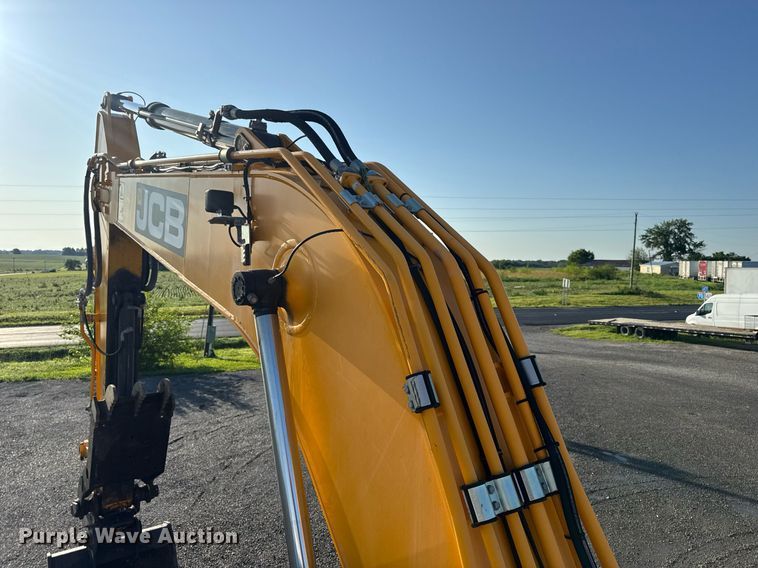 image for item DV4212 2023 JCB 220XLC excavator