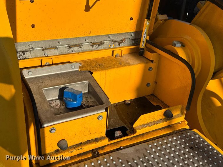 image for item DV4212 2023 JCB 220XLC excavator