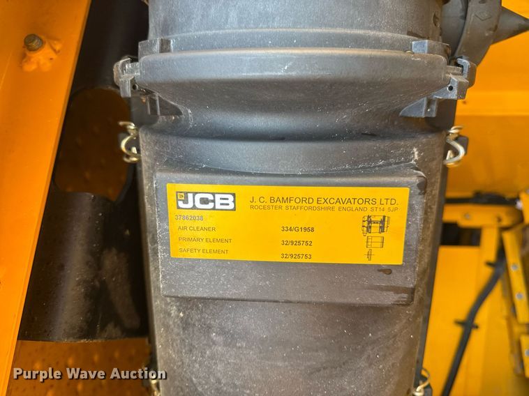 image for item DV4212 2023 JCB 220XLC excavator