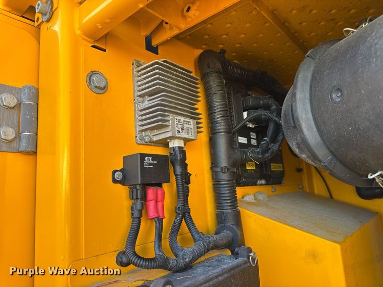 image for item DV4212 2023 JCB 220XLC excavator