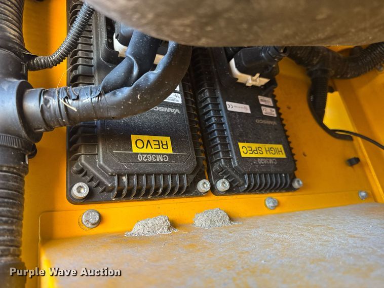 image for item DV4212 2023 JCB 220XLC excavator