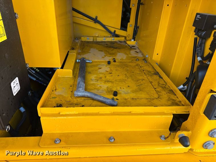 image for item DV4212 2023 JCB 220XLC excavator