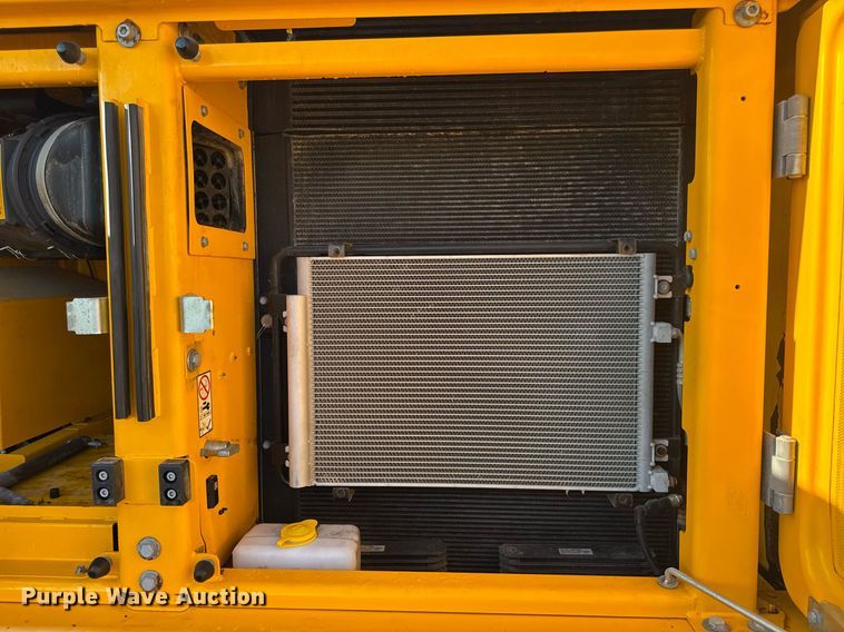 image for item DV4212 2023 JCB 220XLC excavator