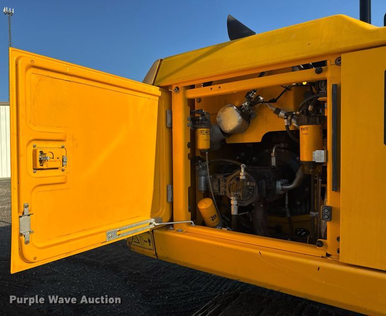 image for item DV4212 2023 JCB 220XLC excavator