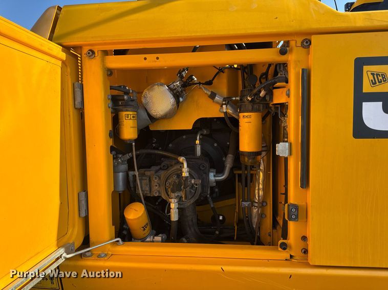 image for item DV4212 2023 JCB 220XLC excavator