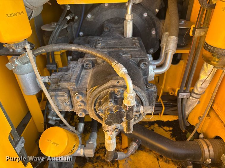 image for item DV4212 2023 JCB 220XLC excavator