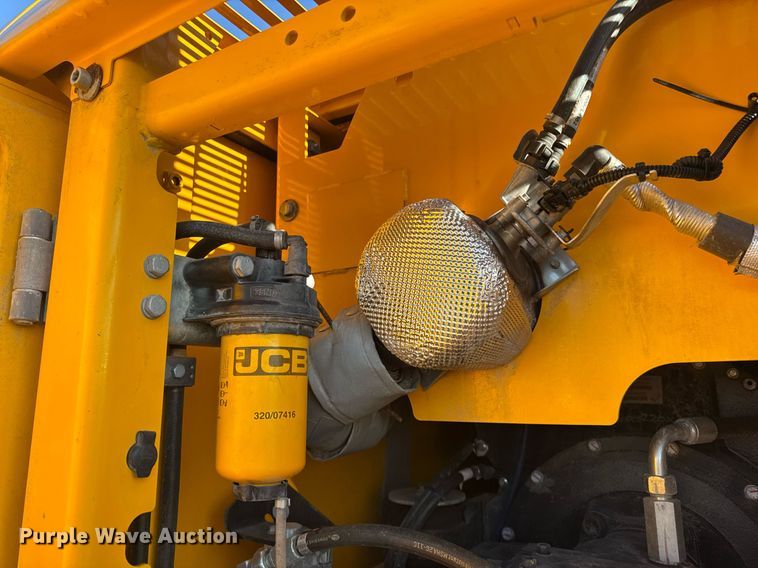 image for item DV4212 2023 JCB 220XLC excavator