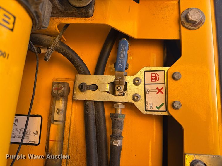 image for item DV4212 2023 JCB 220XLC excavator