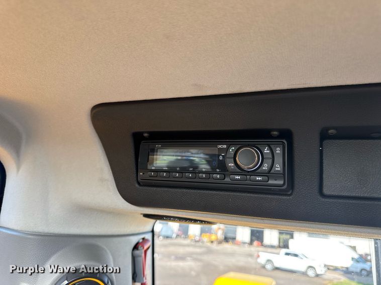 image for item DV4212 2023 JCB 220XLC excavator