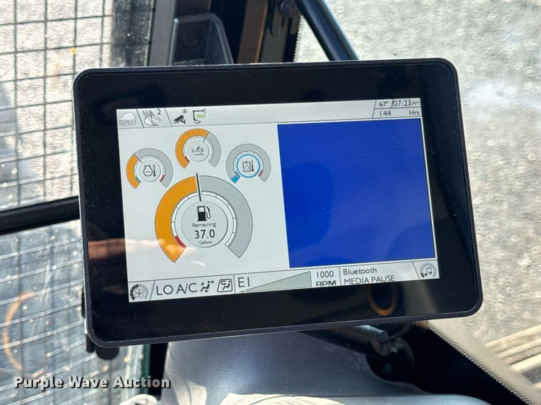 image for item DV4212 2023 JCB 220XLC excavator