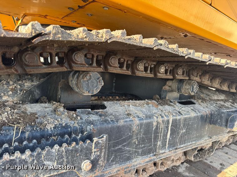 image for item DV4212 2023 JCB 220XLC excavator