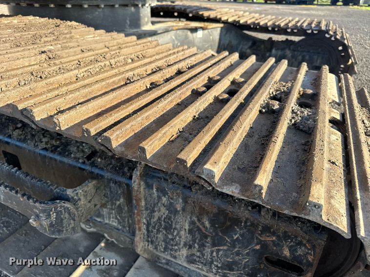 image for item DV4212 2023 JCB 220XLC excavator