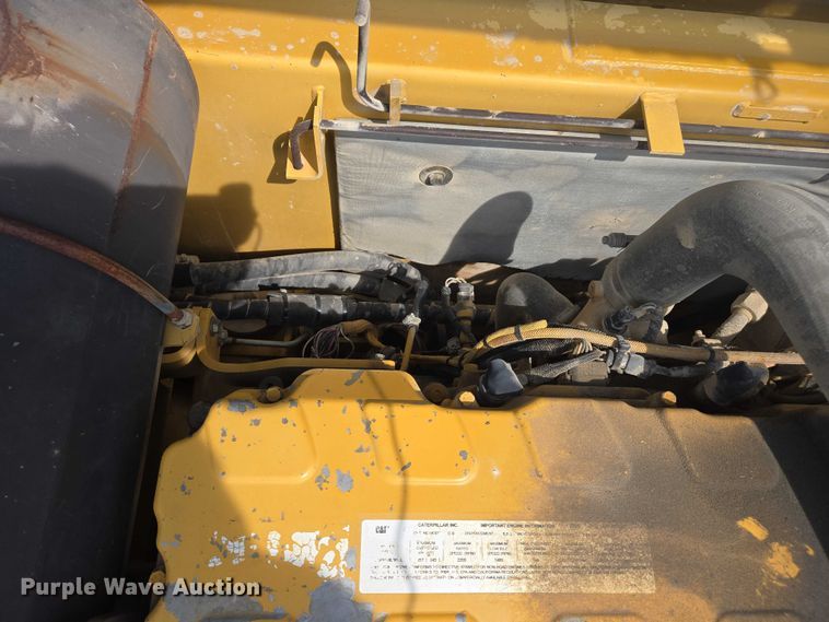 image for item DW7059 2005 Caterpillar  330C L excavator