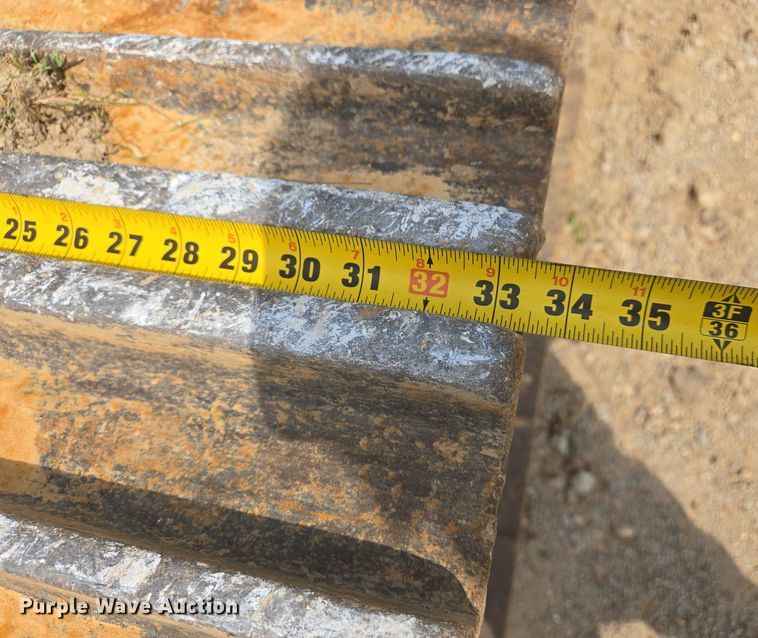 image for item DW7059 2005 Caterpillar  330C L excavator