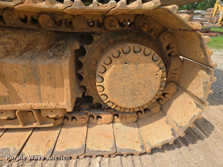 image for item DW7059 2005 Caterpillar  330C L excavator