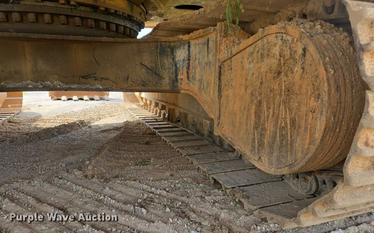 image for item DW7059 2005 Caterpillar  330C L excavator