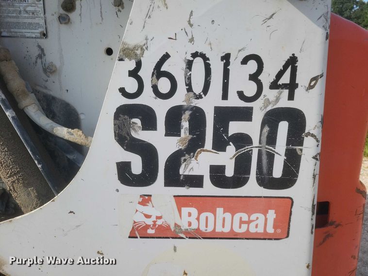 image for item DW7061 2009 Bobcat S250 skid steer loader