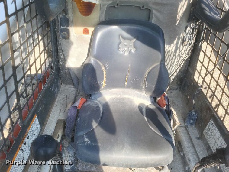 image for item DW7061 2009 Bobcat S250 skid steer loader