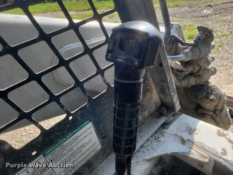 image for item DW7061 2009 Bobcat S250 skid steer loader