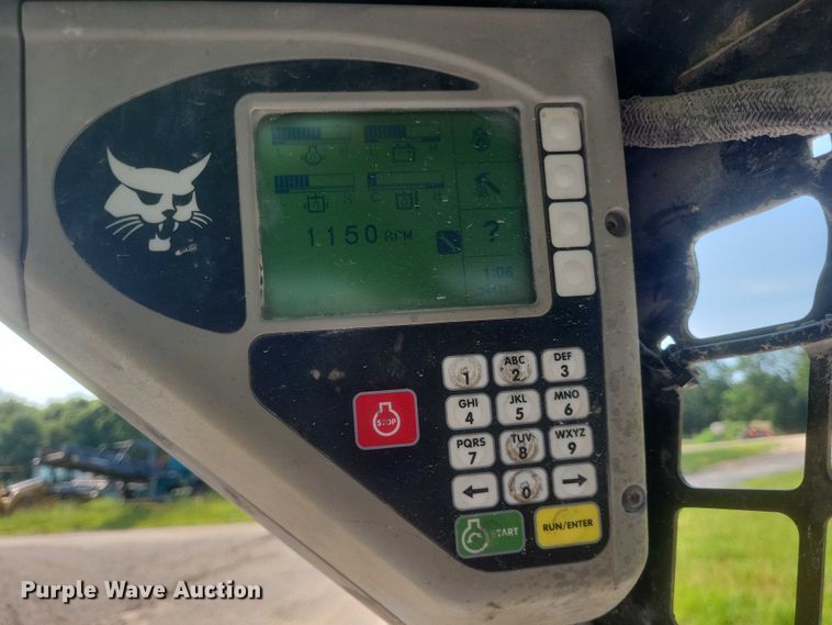 image for item DW7061 2009 Bobcat S250 skid steer loader