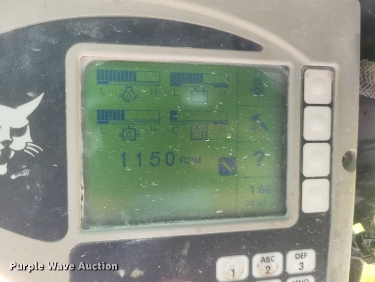 image for item DW7061 2009 Bobcat S250 skid steer loader