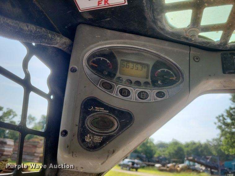 image for item DW7061 2009 Bobcat S250 skid steer loader