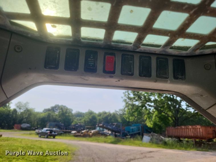 image for item DW7061 2009 Bobcat S250 skid steer loader